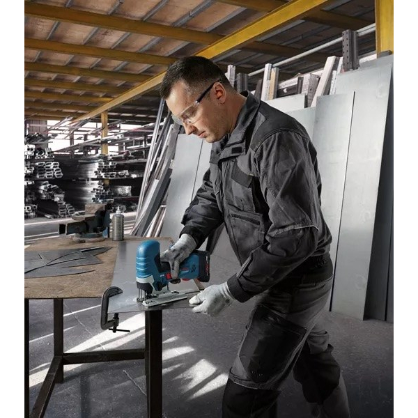 Akumuliatorinis siaurapjūklis Bosch GST 18V-125 S, 18V (be akum. ir krov.) 06015B2000 1 Akumuliatorinis siaurapjūklis Bosch GST 18V-125 S, 18V (be akum. ir krov.) 06015B2000 1