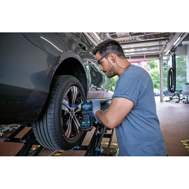 Akum. smūginis veržliasukis Bosch GDS 18V-330 HC, 18V, 2x4.0Ah, 06019L5002 2 Akum. smūginis veržliasukis Bosch GDS 18V-330 HC, 18V, 2x4.0Ah, 06019L5002 2