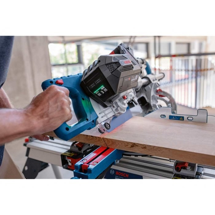 Akum. skersinio pjovimo staklės Bosch GCM 18V-216 DC, 18V (be akum. ir krov.) 0601B47000 3