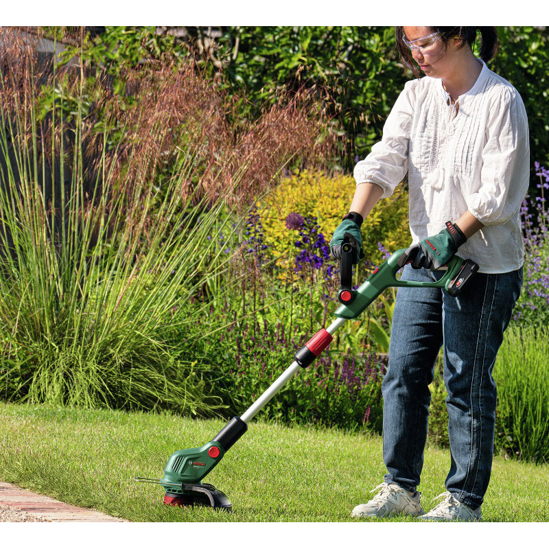 Akumuliatorinis trimeris Bosch Universal Grass Cut 18V-26-500, 1x2Ah, 06008C1F00 3 Akumuliatorinis trimeris Bosch Universal Grass Cut 18V-26-500, 1x2Ah, 06008C1F00 3