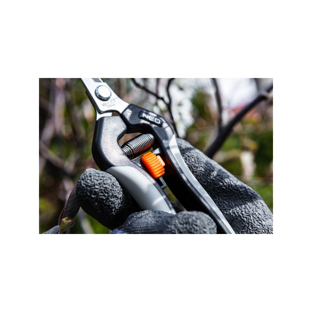 Darbo pirštinės, medvilninės, padengtos lateksu ir poliesteriu, 2143X, 9 dydis 2 Darbo pirštinės, medvilninės, padengtos lateksu ir poliesteriu, 2143X, 9 dydis 2