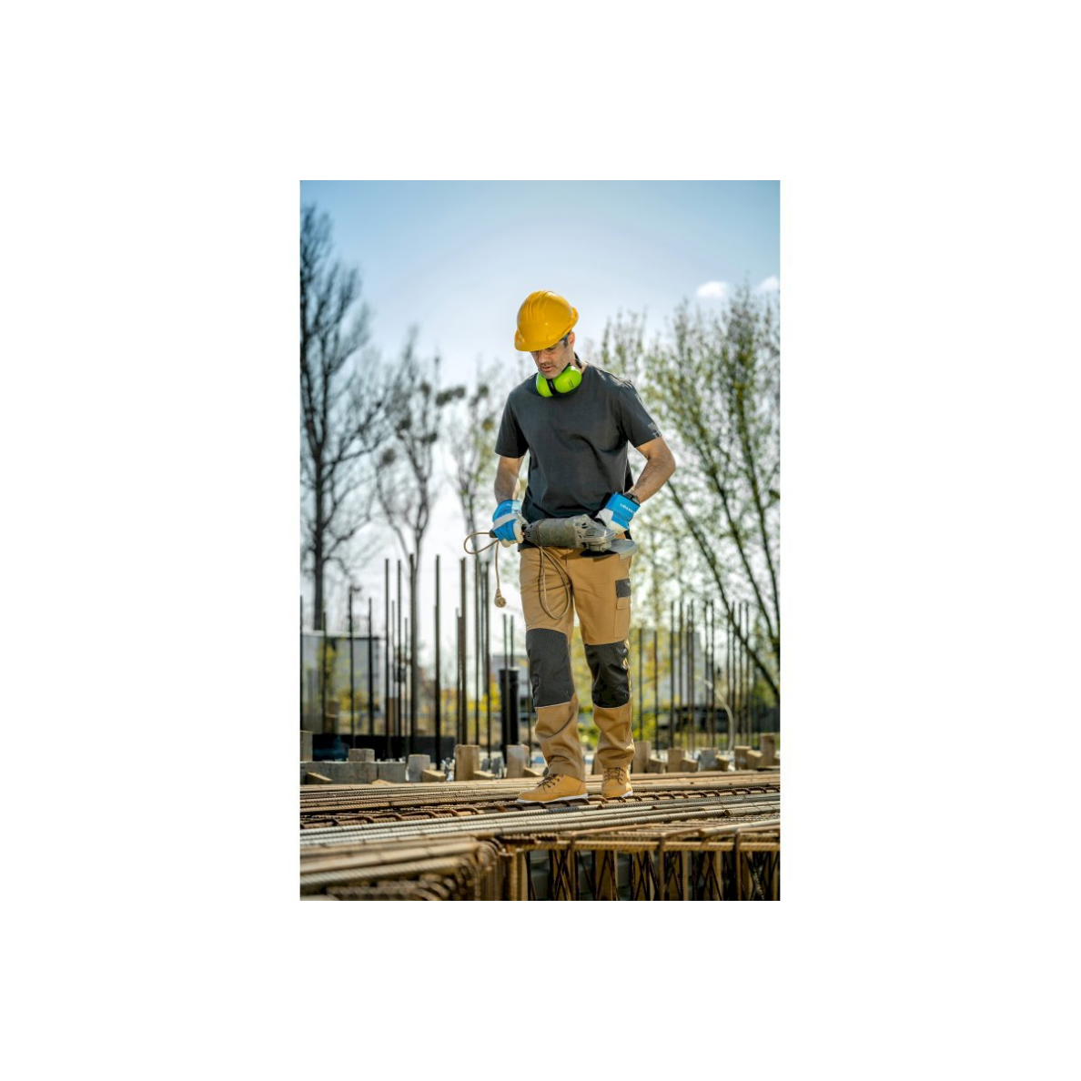 Darbinės kelnės, smėlio spalvos, dydis XL SLIM 2 Darbinės kelnės, smėlio spalvos, dydis XL SLIM 2