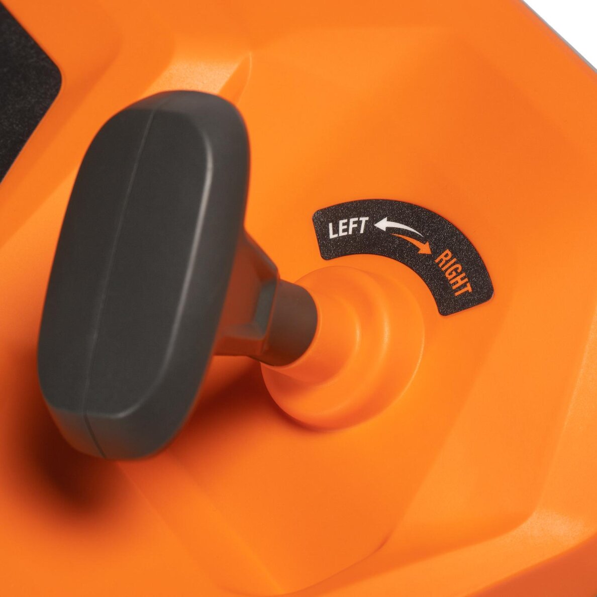 DAST 4242Li  Cordless Snowthrowers 42 (21+21) V, 42 cm, 22 cm, 1-6m, 6,8kg. 8