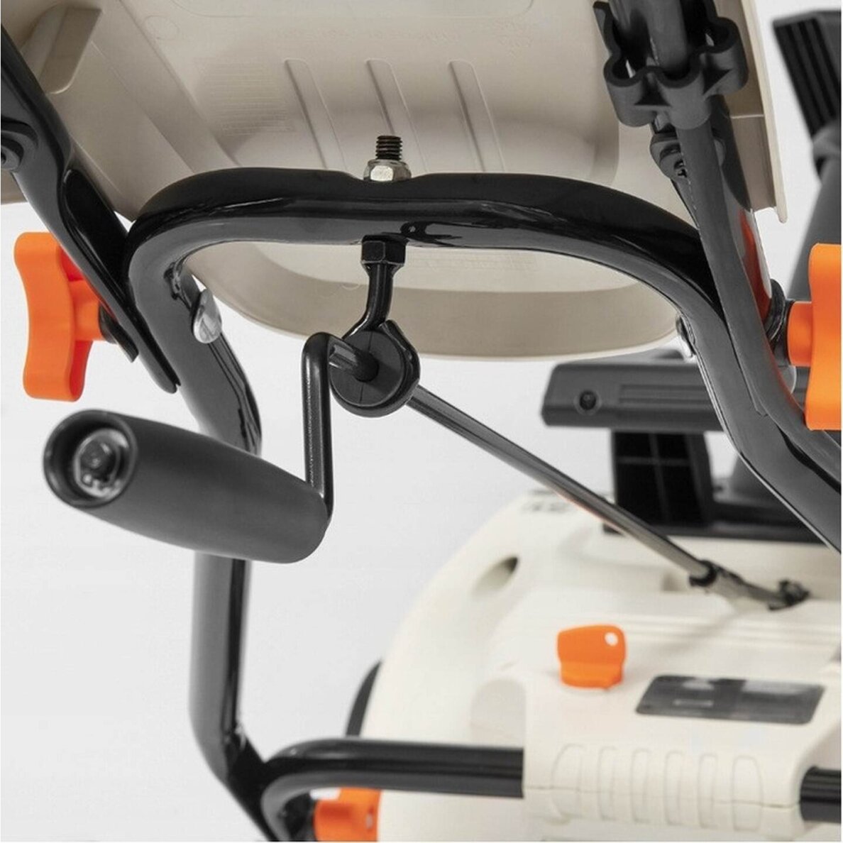 Akumuliatorinis sniego valytuvas Daewoo DAST 5040Li SET, 40V, 46cm 3 Akumuliatorinis sniego valytuvas Daewoo DAST 5040Li SET, 40V, 46cm 3