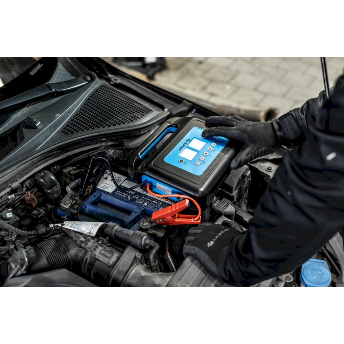 Daugiafunkcinis įkroviklis-paleidėjas 12V 400A (Li-Po 10000mAh) su integruotu kompresoriumi 3 Daugiafunkcinis įkroviklis-paleidėjas 12V 400A (Li-Po 10000mAh) su integruotu kompresoriumi 3