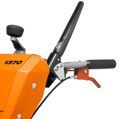 Benzininis sniego valytuvas Daewoo DAST 1370, 11000 W 11 Benzininis sniego valytuvas Daewoo DAST 1370, 11000 W 11