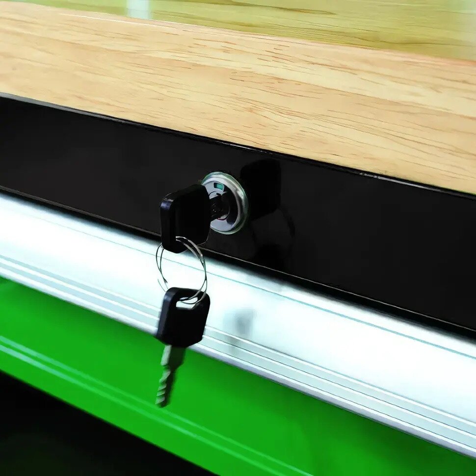 Darbastalis mediniu stalv. su perf. sienele 3