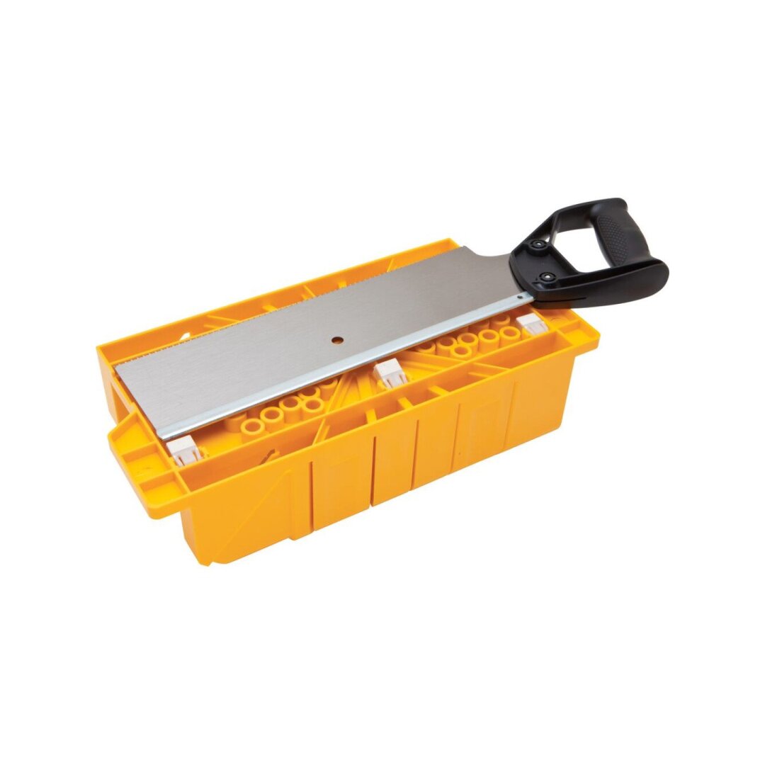 Dėžutė kampams su pjūklu 2