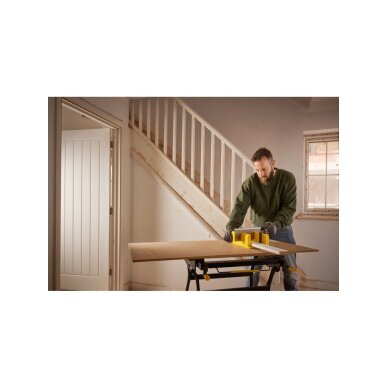 Dėžutė kampams su pjūklu 1 Dėžutė kampams su pjūklu 1