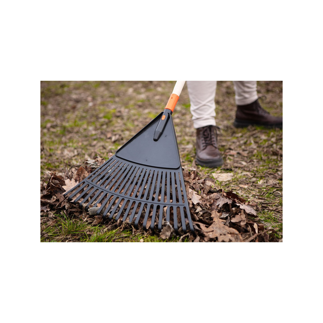Didelis lapų grėblys, juodas 4 Didelis lapų grėblys, juodas 4