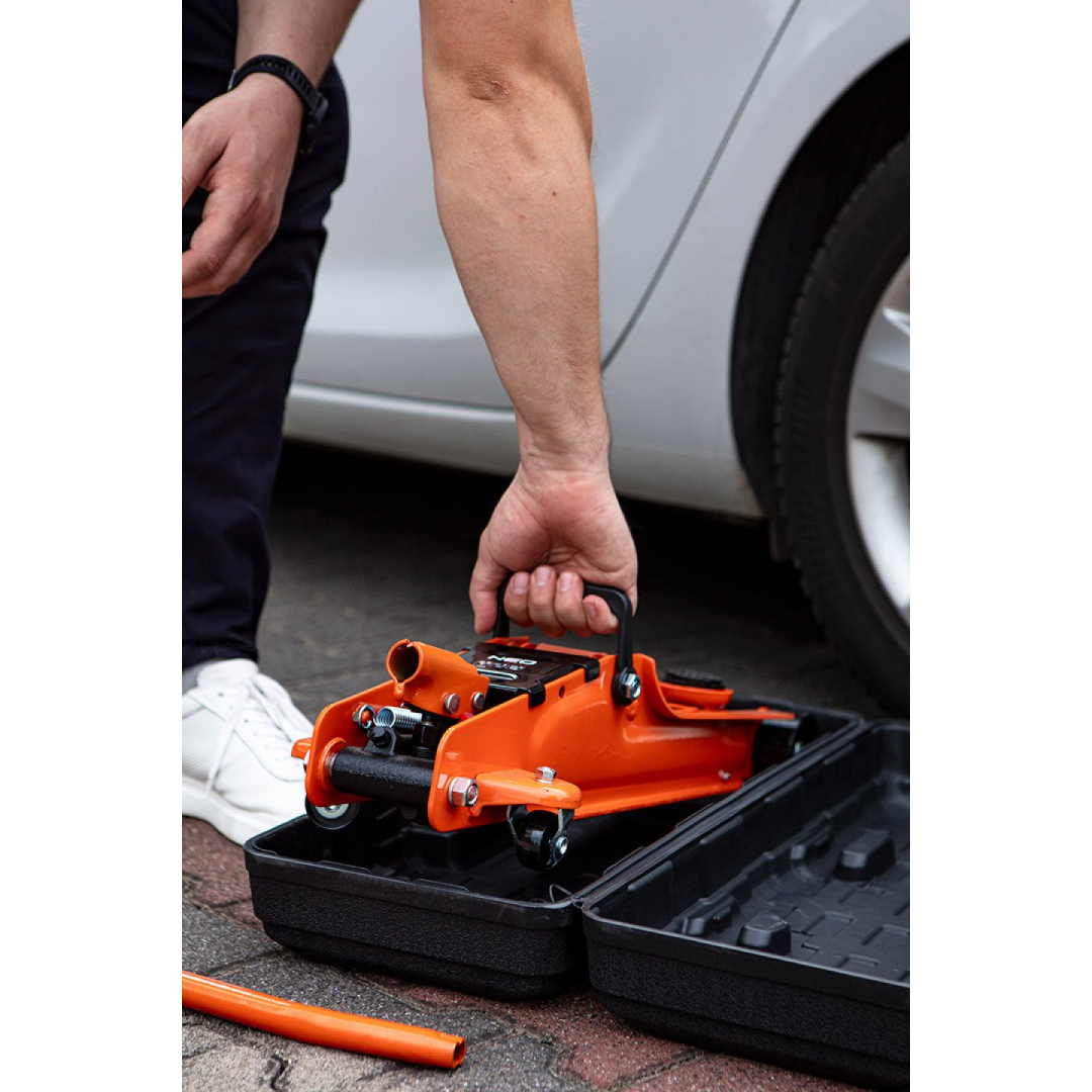 Dirbtuvių keltuvas, varlė 2,5T 3 Dirbtuvių keltuvas, varlė 2,5T 3