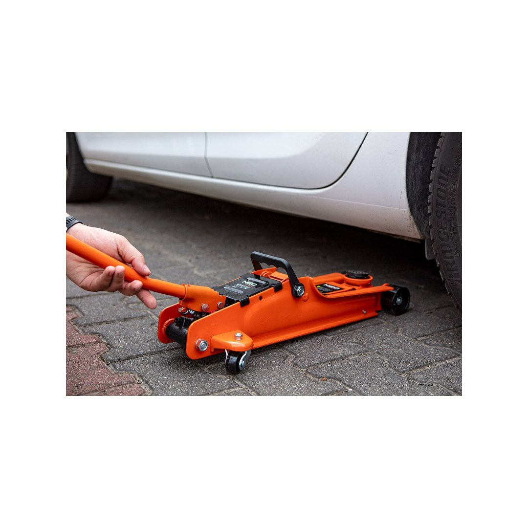 Dirbtuvių keltuvas, varlė 2,5T 4