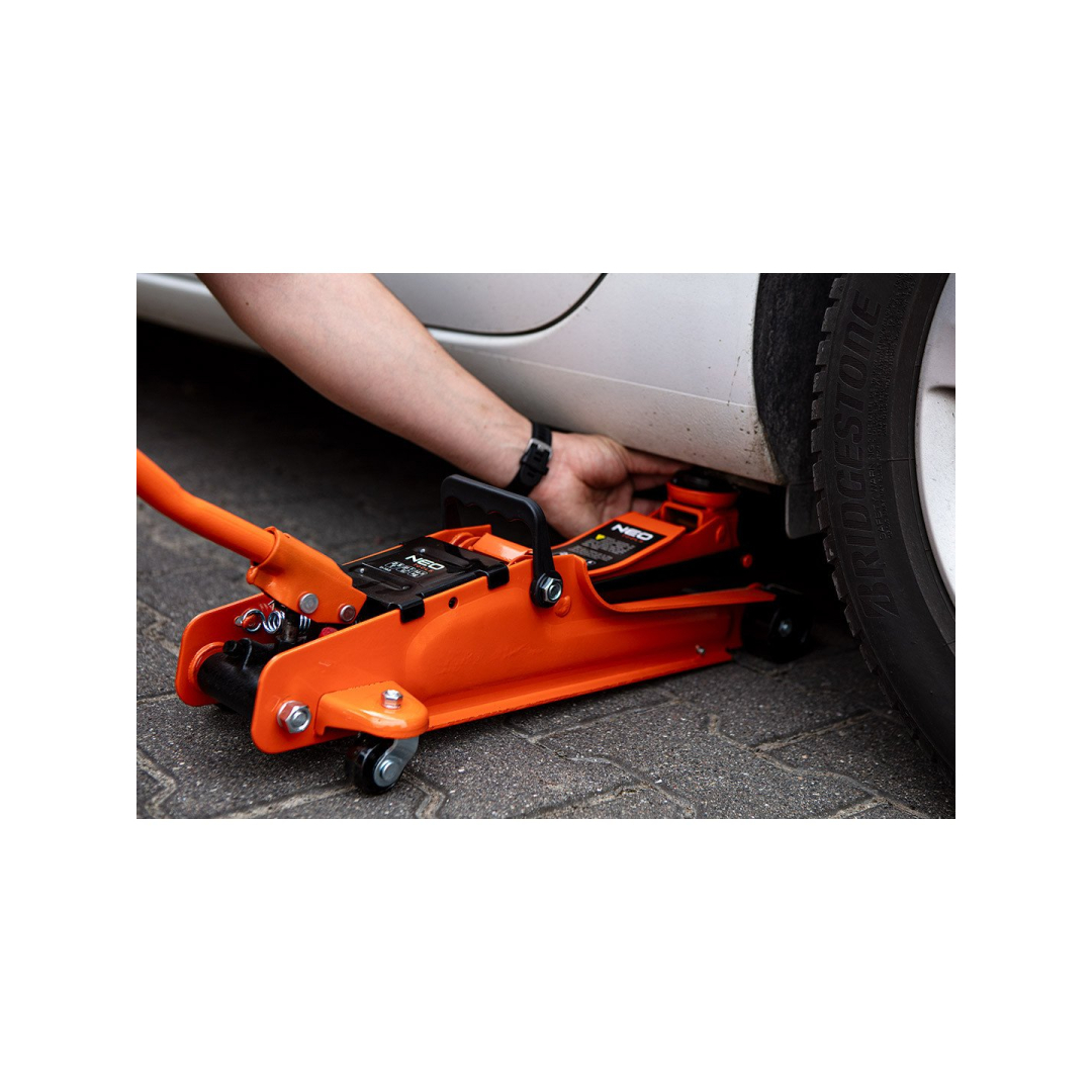 Dirbtuvių keltuvas, varlė 2,5T 5 Dirbtuvių keltuvas, varlė 2,5T 5