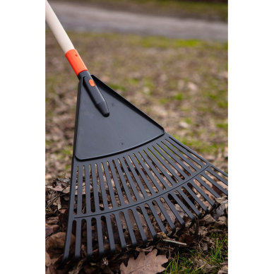 Didelis lapų grėblys, juodas 5 Didelis lapų grėblys, juodas 5