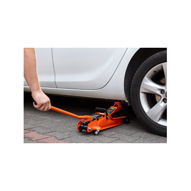 Dirbtuvių keltuvas, varlė 2,5T 6 Dirbtuvių keltuvas, varlė 2,5T 6