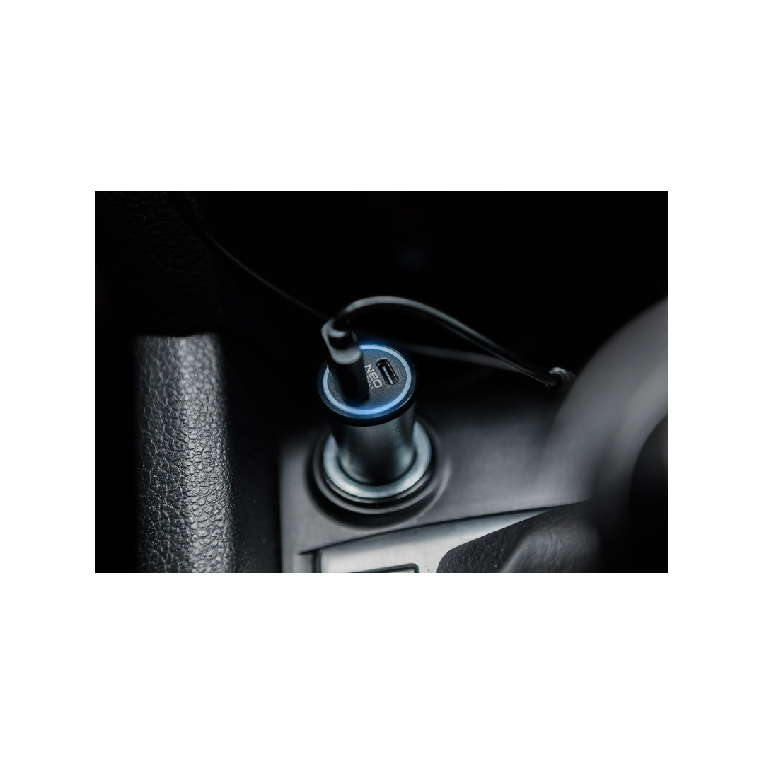 Dviejų prievadų automobilinis įkroviklis 3 Dviejų prievadų automobilinis įkroviklis 3