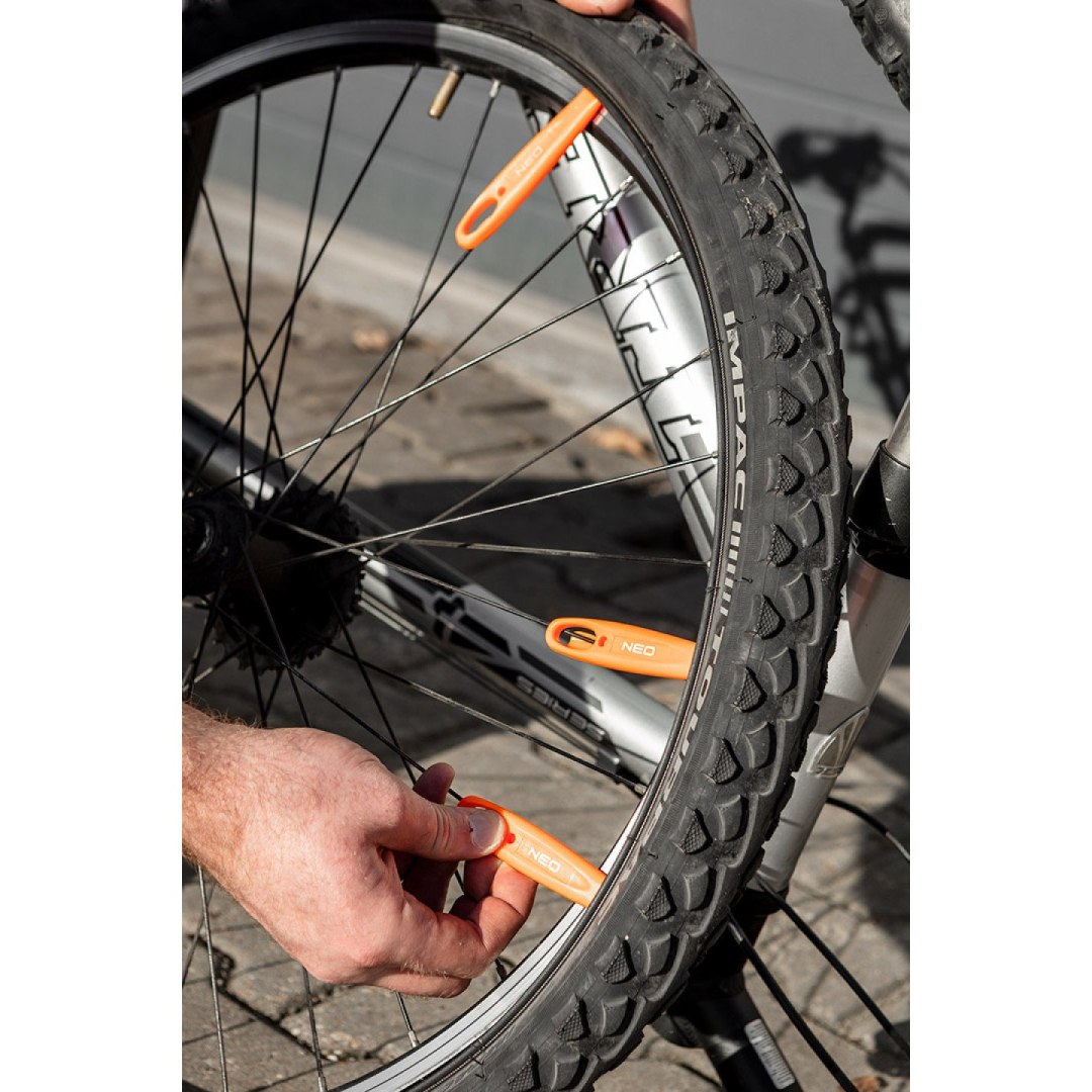 Dviračių padangų keitimo kaušai 1