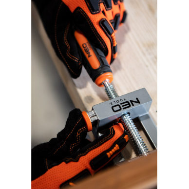 Dvigubas kampinis spaustukas 4