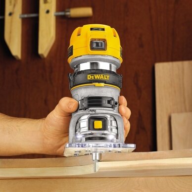Elektrinė kantų freza DeWalt D26200-QS, 900W 2 Elektrinė kantų freza DeWalt D26200-QS, 900W 2