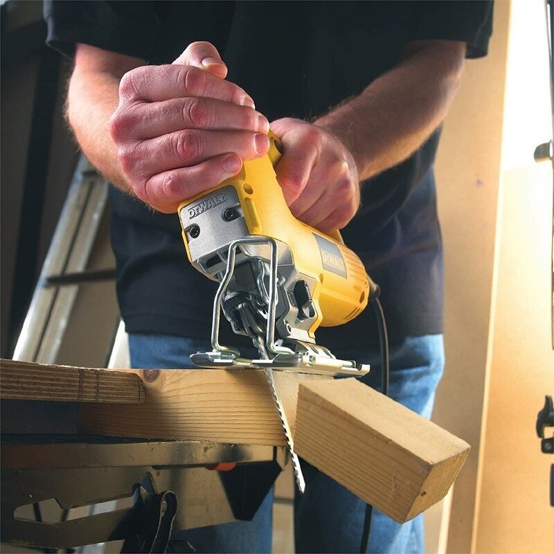 Elektrinis siaurapjūklis DeWalt DW341K-QS, 550W 2 Elektrinis siaurapjūklis DeWalt DW341K-QS, 550W 2