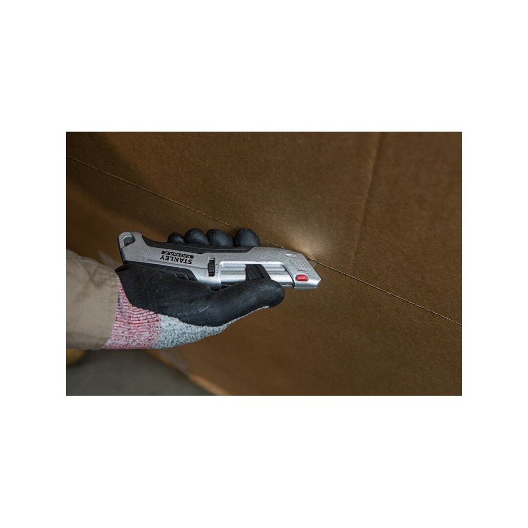 „FATMAX Tri Slide MTL Auto Ret“ apsauginis peilis „FATMAX Tri Slide MTL Auto Ret“ apsauginis peilis