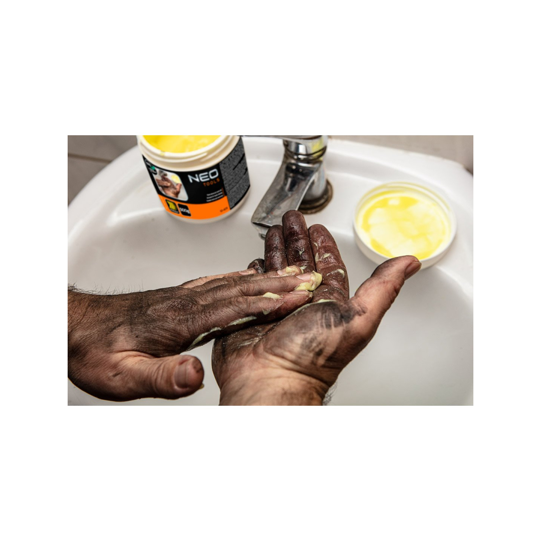 Gelinė, geltona, rankų plovimo pasta, nešvarumams pašalinti 1 Gelinė, geltona, rankų plovimo pasta, nešvarumams pašalinti 1