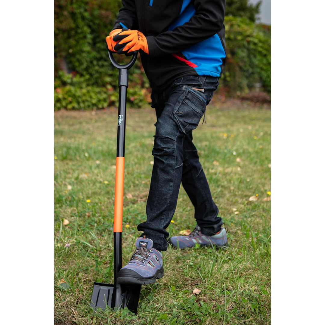 Grūdintas kastuvas, metalinė rankena, aštrus 1