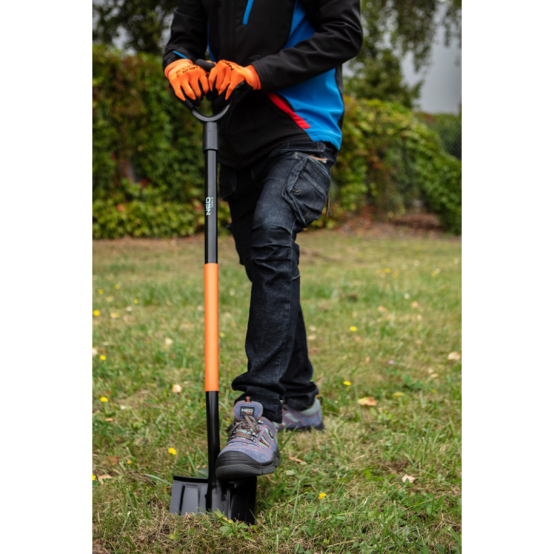 Grūdintas kastuvas su metaline rankena 1