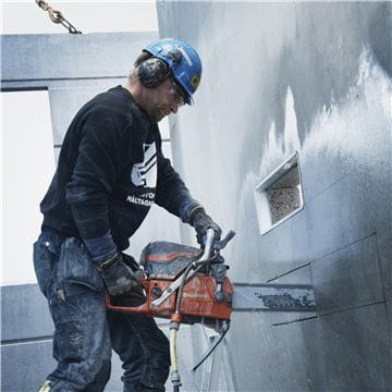 Grandininis pjaustytuvas Husqvarna K 970 CHAIN, 4.8kW (be grandinės ir pjovimo juostos) 2 Grandininis pjaustytuvas Husqvarna K 970 CHAIN, 4.8kW (be grandinės ir pjovimo juostos) 2