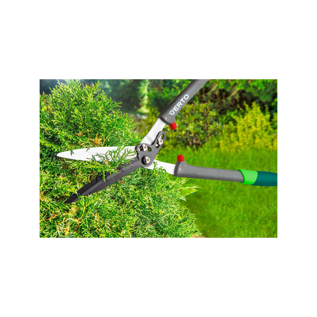 Gyvatvorių žirklės 690 mm, geležtė 210 mm stiklo pluošto rankena 1 Gyvatvorių žirklės 690 mm, geležtė 210 mm stiklo pluošto rankena 1