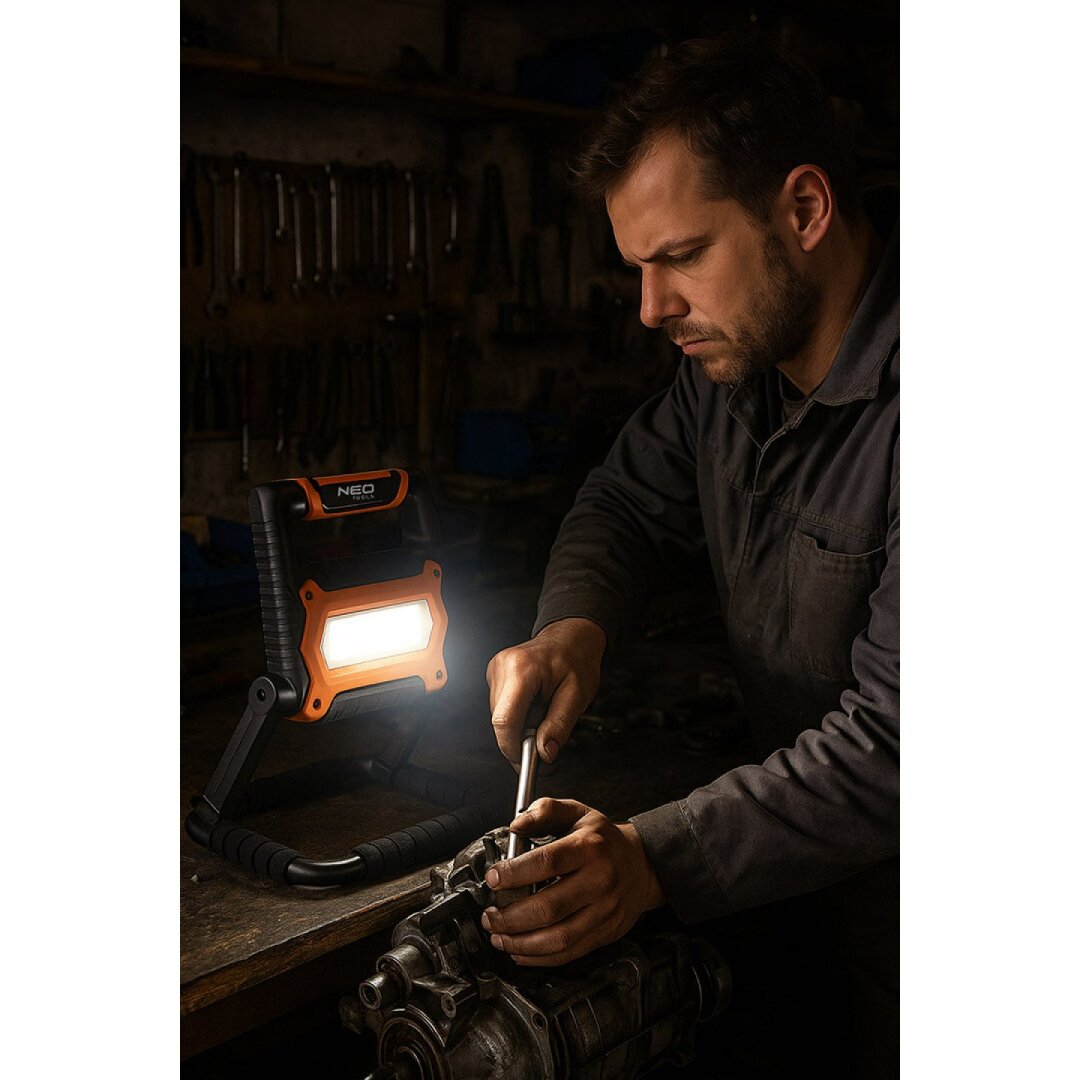 Įkraunamas dirbtuvių lemputė 1400 LM 2 Įkraunamas dirbtuvių lemputė 1400 LM 2