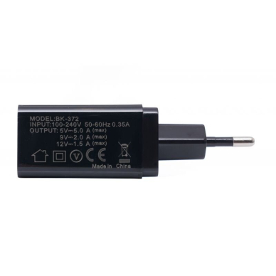 Įkroviklis 220V greito krovimo 2xUSB/2.1A +1USB/QC 3