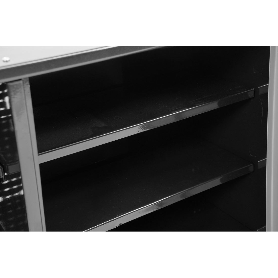 Pakabinama spintelė dirbtuvėms Vorel, 1125 x 630 mm 4 Pakabinama spintelė dirbtuvėms Vorel, 1125 x 630 mm 4