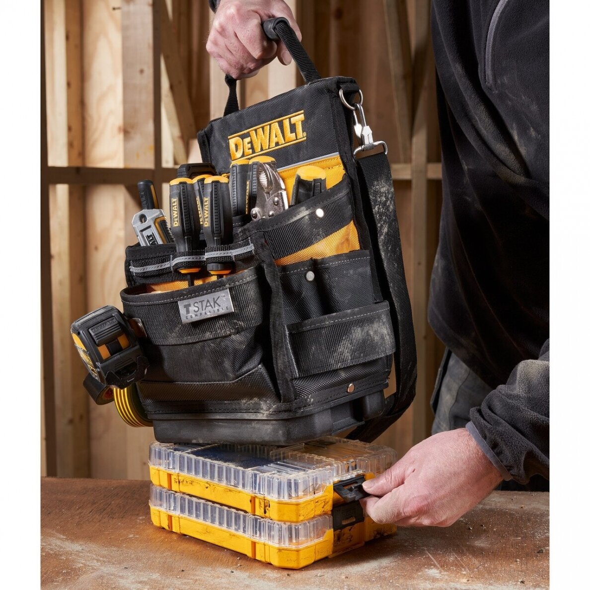 Įrankių krepšys DeWalt DWST83541-1 TSTAK, 234x165x356 mm 2 Įrankių krepšys DeWalt DWST83541-1 TSTAK, 234x165x356 mm 2