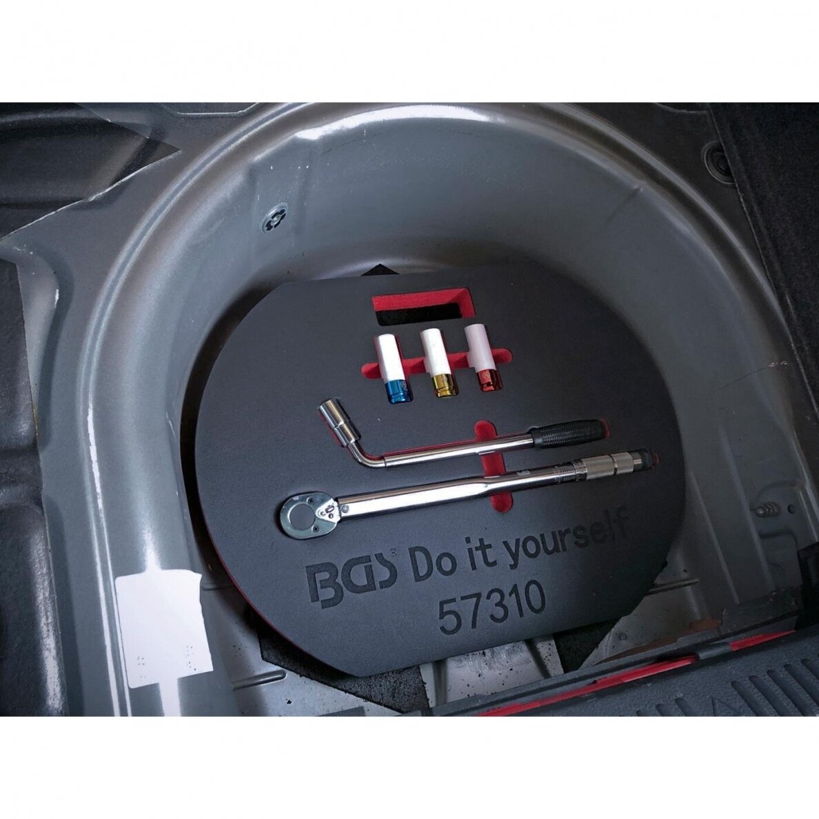 Įrankių rinkinys ratų keitimui | 5 vnt (57310) 1 Įrankių rinkinys ratų keitimui | 5 vnt (57310) 1