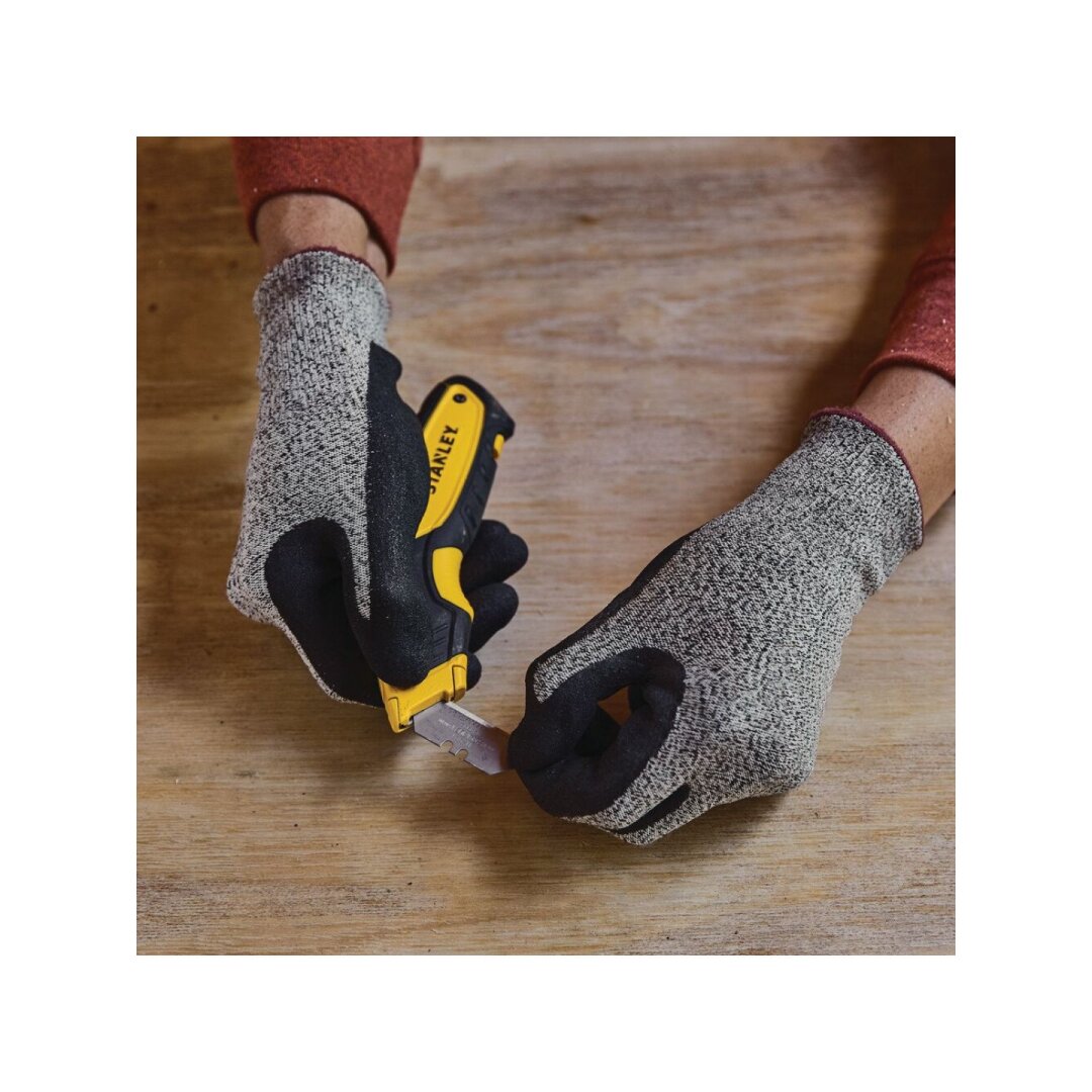 Ištraukiamas peiliuko peilis 1 Ištraukiamas peiliuko peilis 1