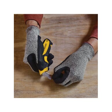 Ištraukiamas peiliuko peilis 1 Ištraukiamas peiliuko peilis 1