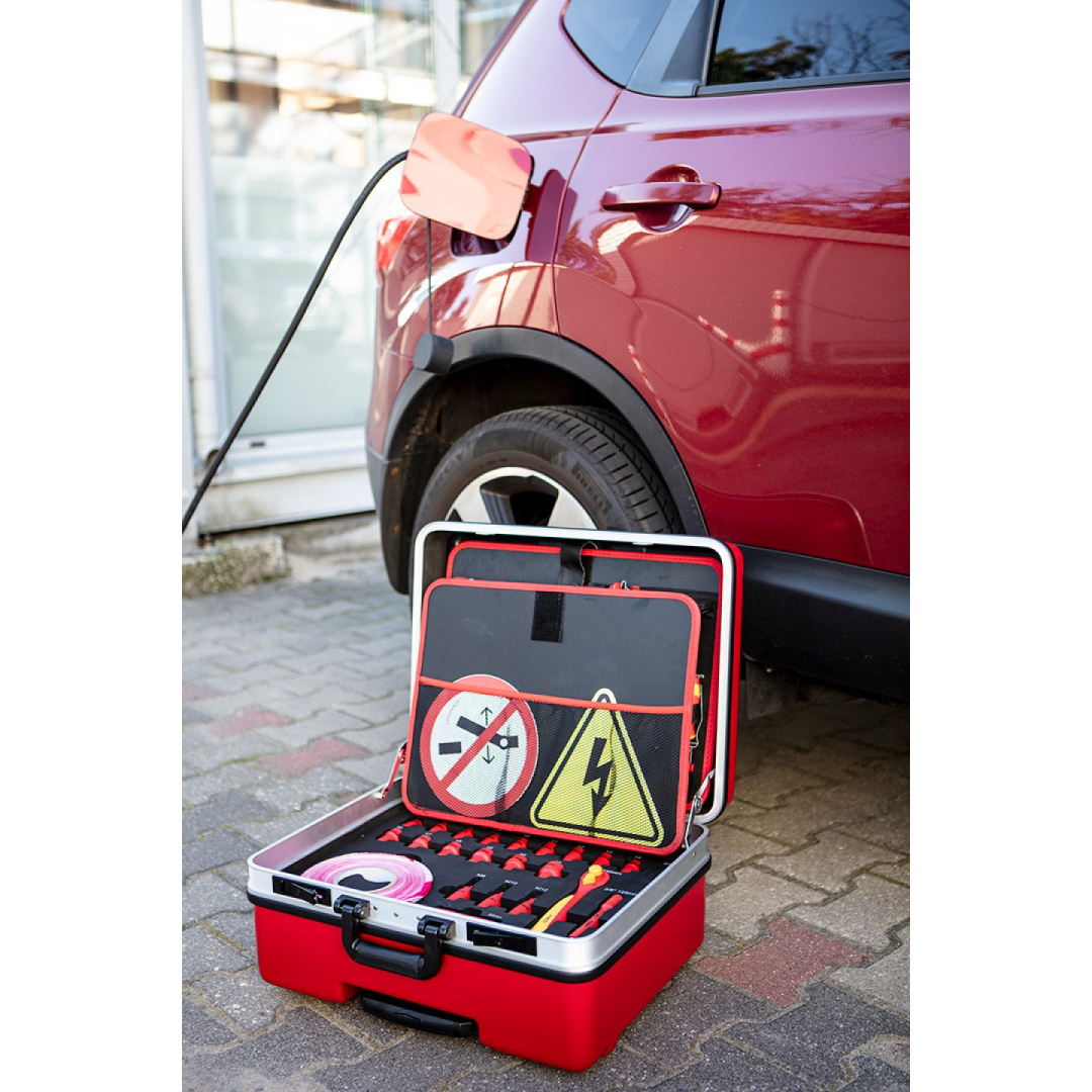 Izoliuotų įrankių rinkinys elektriniams ir hibridiniams automobiliams remontuoti 51 vnt. 6 Izoliuotų įrankių rinkinys elektriniams ir hibridiniams automobiliams remontuoti 51 vnt. 6