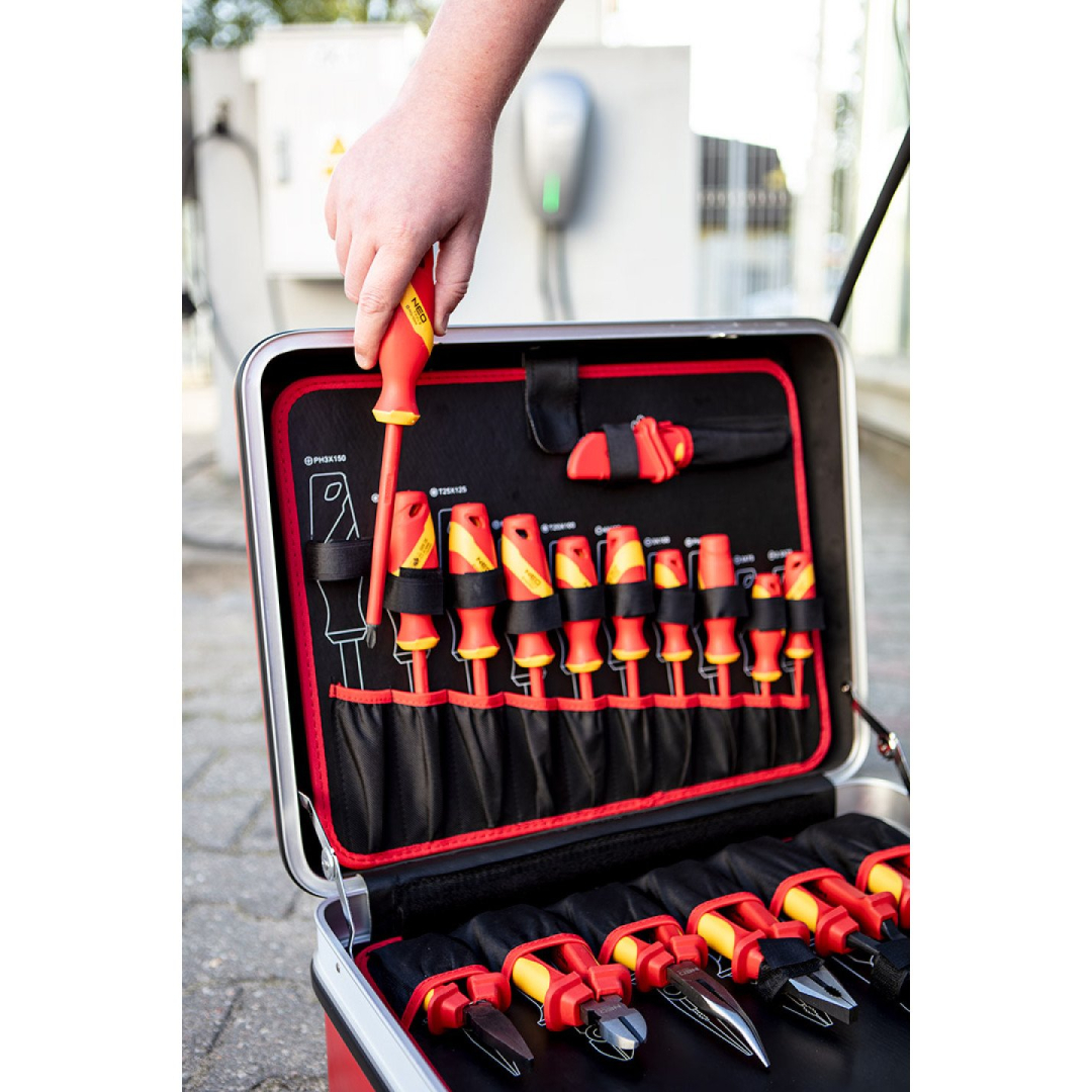 Izoliuotų įrankių rinkinys elektriniams ir hibridiniams automobiliams remontuoti 51 vnt. 7 Izoliuotų įrankių rinkinys elektriniams ir hibridiniams automobiliams remontuoti 51 vnt. 7