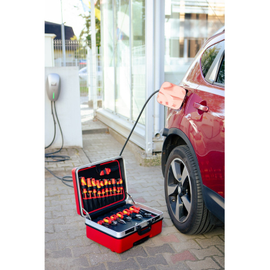 Izoliuotų įrankių rinkinys elektriniams ir hibridiniams automobiliams remontuoti 51 vnt. 2 Izoliuotų įrankių rinkinys elektriniams ir hibridiniams automobiliams remontuoti 51 vnt. 2