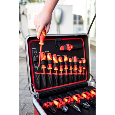 Izoliuotų įrankių rinkinys elektriniams ir hibridiniams automobiliams remontuoti 51 vnt. 7 Izoliuotų įrankių rinkinys elektriniams ir hibridiniams automobiliams remontuoti 51 vnt. 7