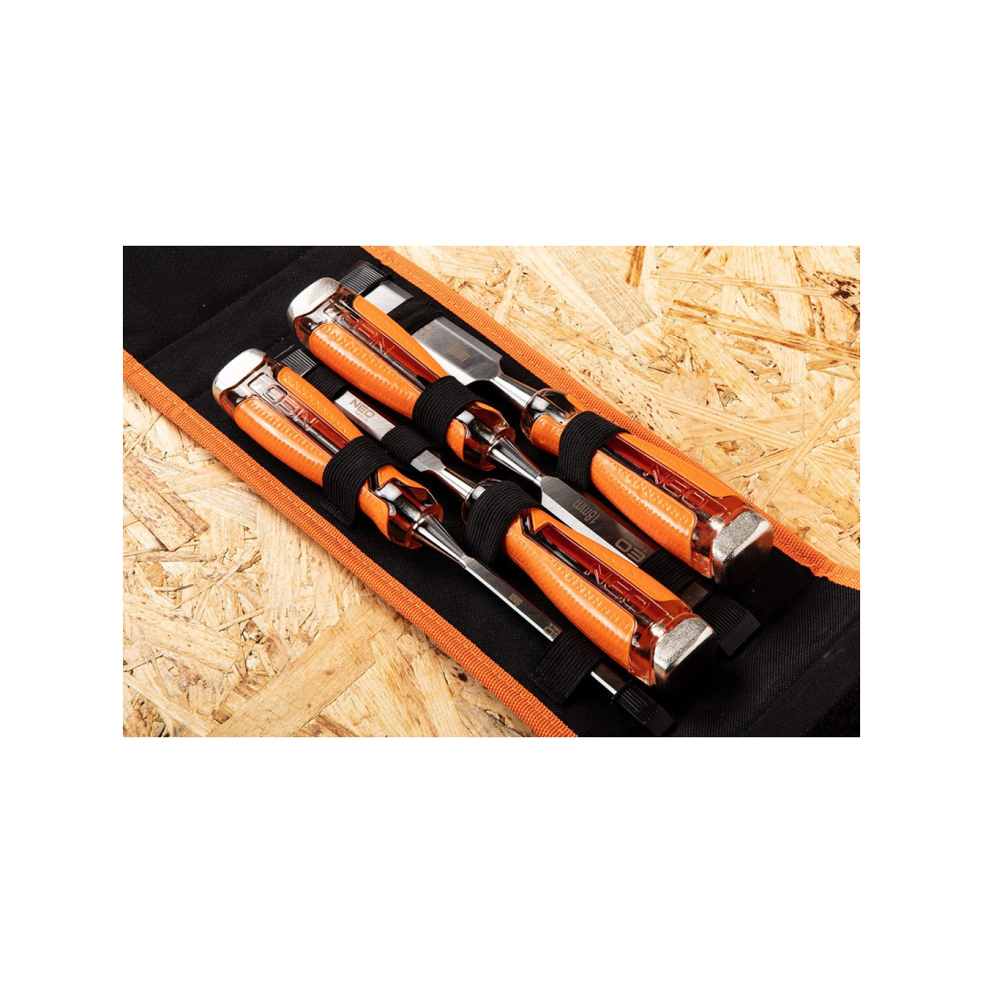 Kaltai 6, 12, 18, 24, rinkinys iš 4 vnt. Dviejų komponentų rankena. Supakuota į dėklą 2