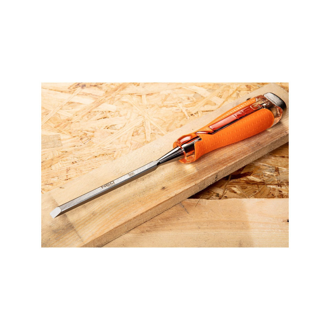 Kaltai 6, 12, 18, 24, rinkinys iš 4 vnt. Dviejų komponentų rankena. Supakuota į dėklą 7