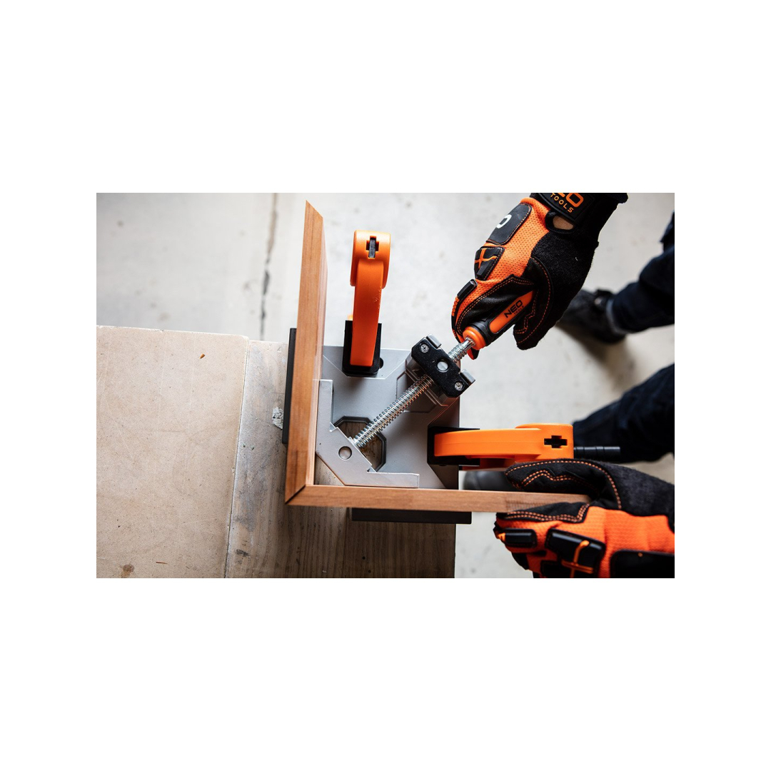 Kampinis spaustukas 4