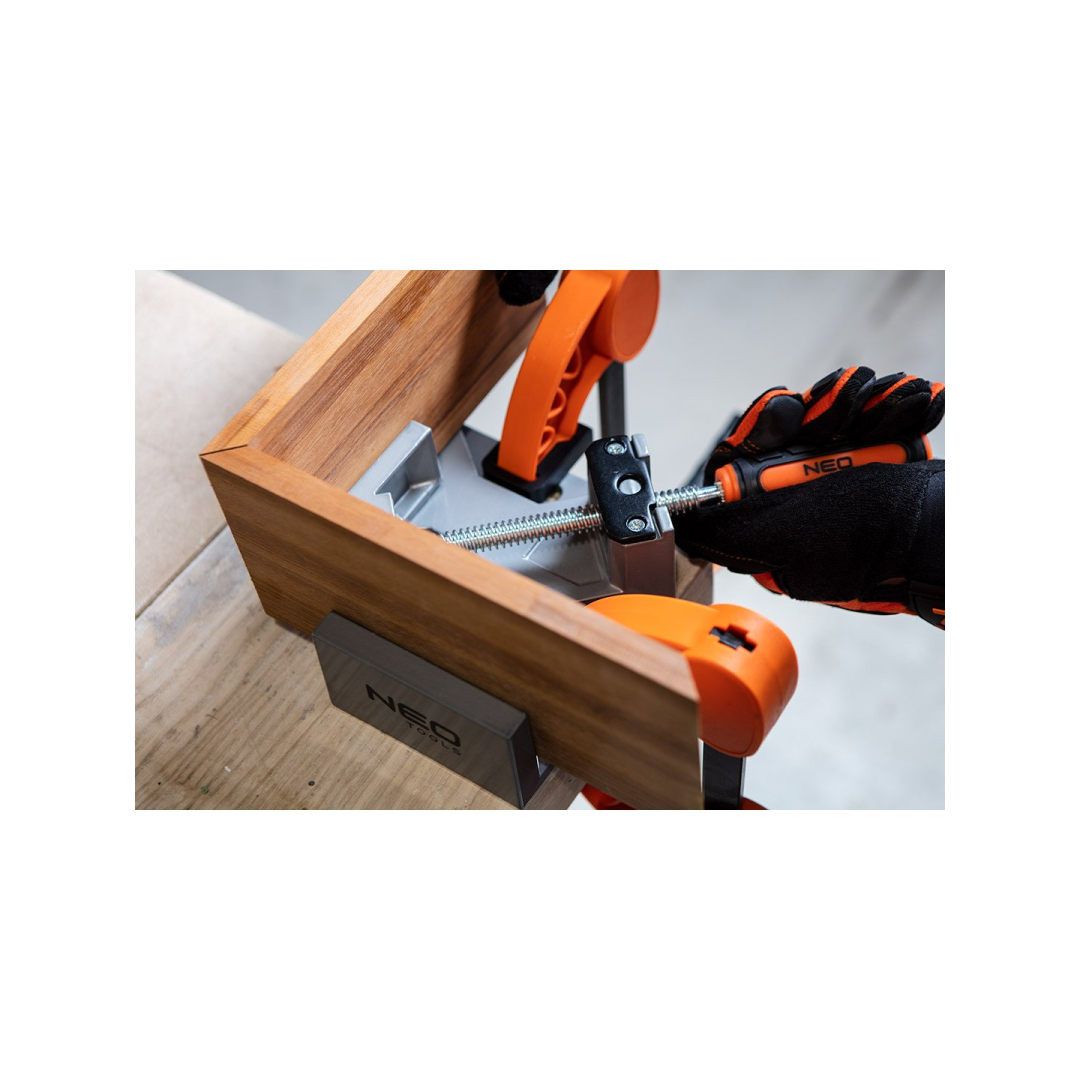 Kampinis spaustukas 5 Kampinis spaustukas 5