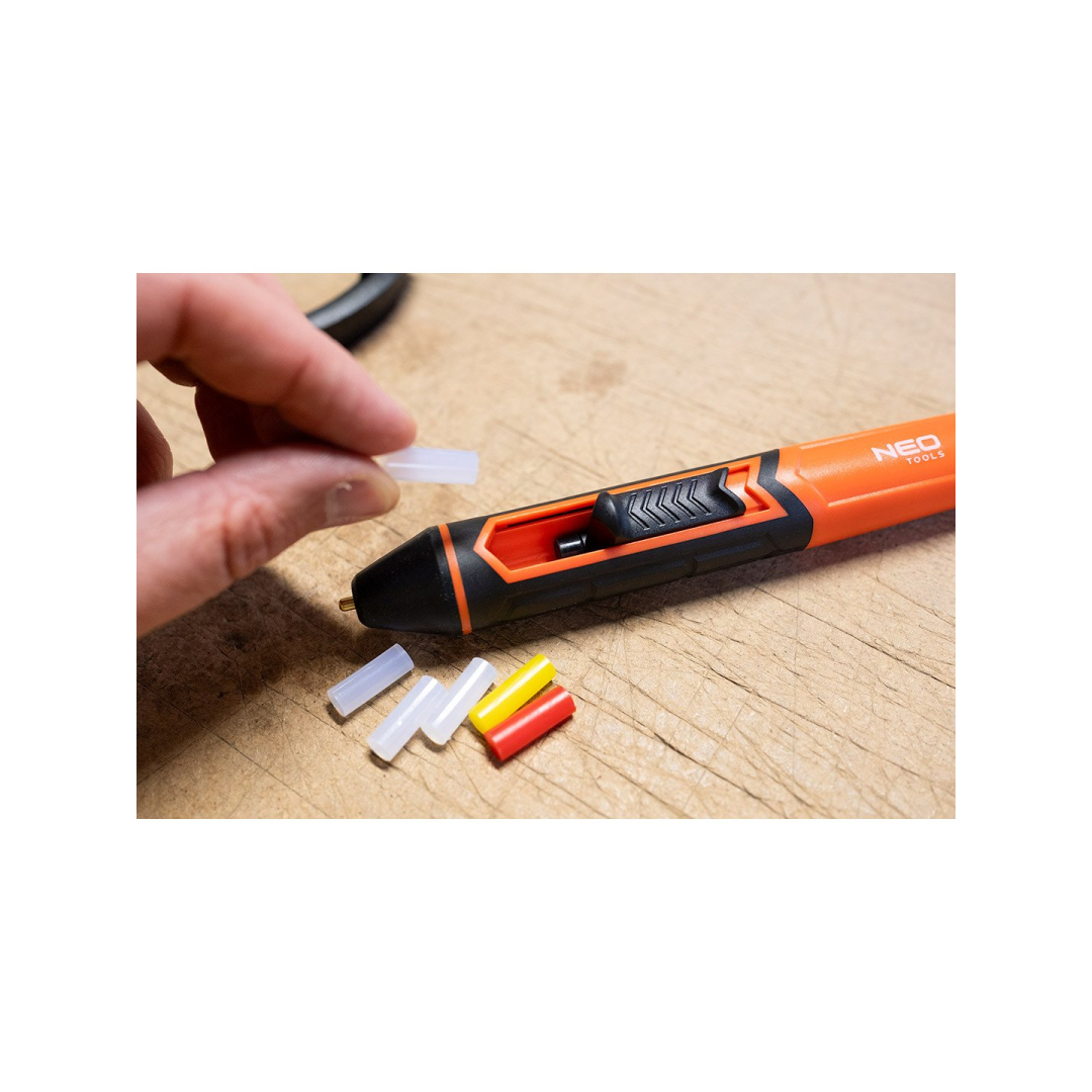 Karštų klijų rašiklis NEO 17-085 1