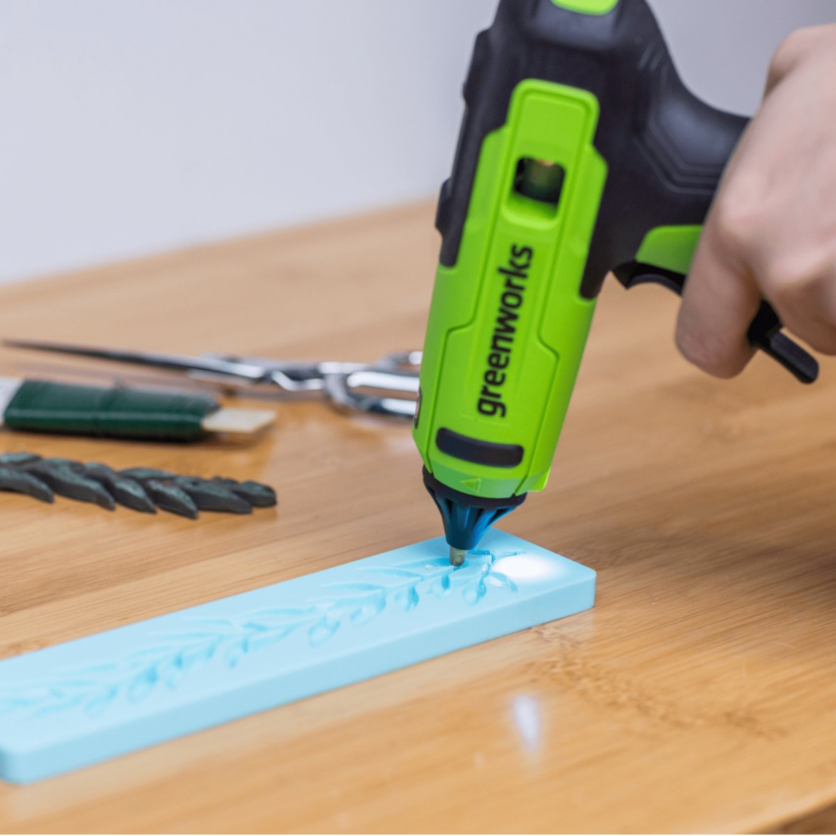 KARŠTŲ KLIJŲ PISTOLETAS Greenworks g24hgg (tik įrankis) 7