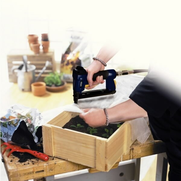 Kabės 140/12 5000vnt.10,6x1,3mm, žalios, plastikinė pak., Rapid 4 Kabės 140/12 5000vnt.10,6x1,3mm, žalios, plastikinė pak., Rapid 4