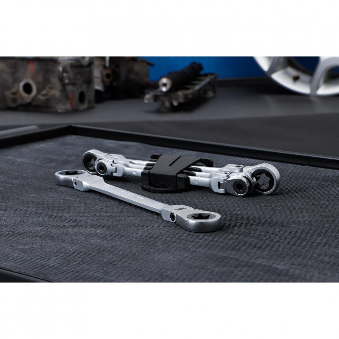 Kilpinių dvipusių veržliarakčių rinkinys | šarnyriniai | su E tipo žiedų galvutėmis | E6 - E24 | 4 vnt. (71028) 1 Kilpinių dvipusių veržliarakčių rinkinys | šarnyriniai | su E tipo žiedų galvutėmis | E6 - E24 | 4 vnt. (71028) 1