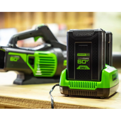 Dvigubas kroviklis Greenworks G60X2UC6, 60 V, 6 A  1 Dvigubas kroviklis Greenworks G60X2UC6, 60 V, 6 A  1